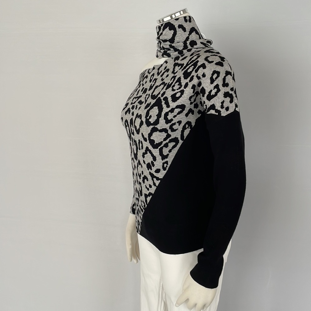 NWOT Venus Leopard Sweater Small - Picture 5 of 12